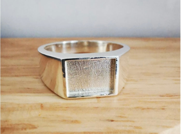 Rectangle signet ring