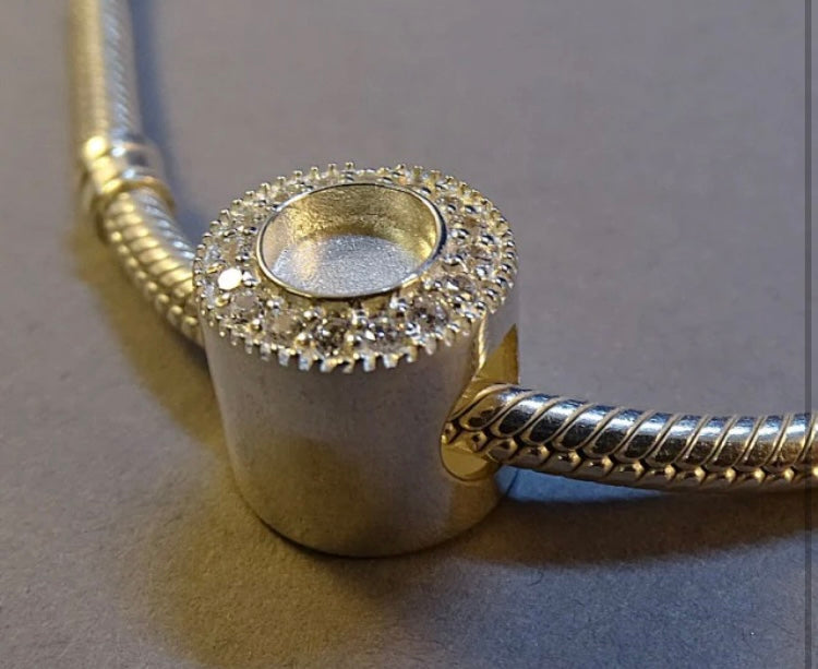 Round CZ charm