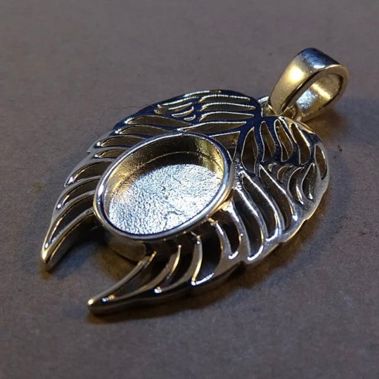 Angel wing pendant