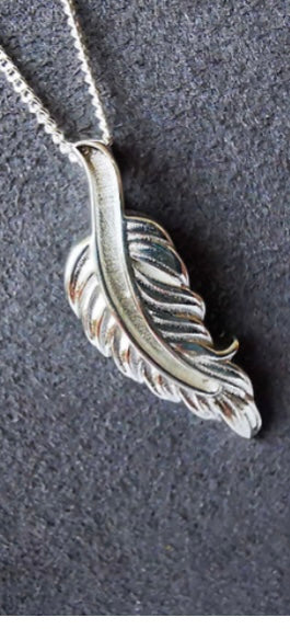 Feather pendant