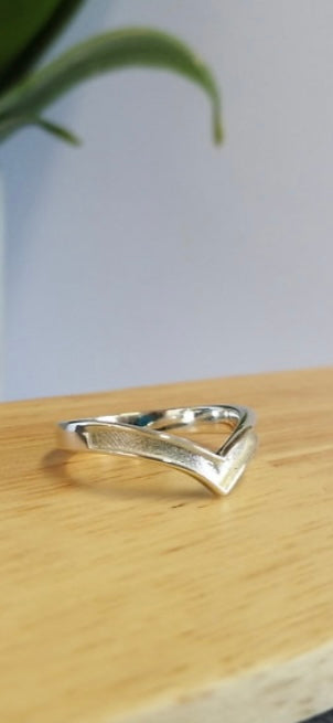 Wishbone ring