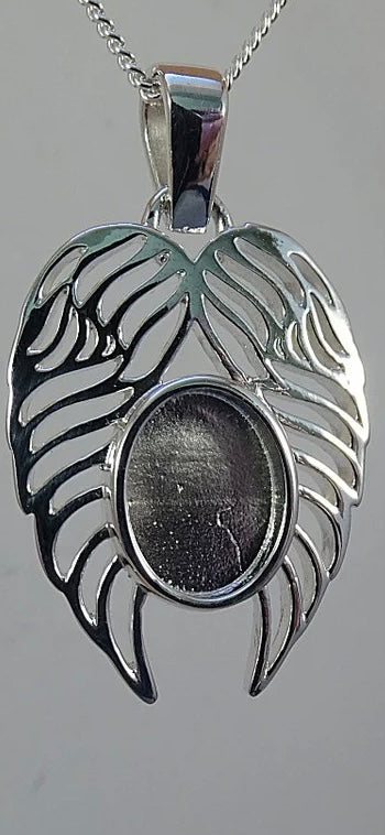 Angel wing pendant